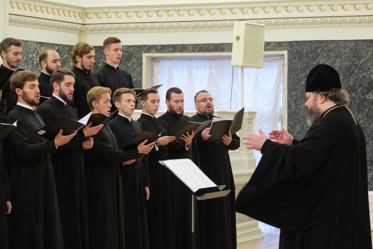 π£ ΠΡΠΈΠ³Π»Π°ΡΠ°Π΅ΠΌ Π½Π° ΠΊΠΎΠ½ΡΠ΅ΡΡ Ρ
ΠΎΡΠ° Π’ΡΠΎΠΈΡΠ΅-Π‘Π΅ΡΠ³ΠΈΠ΅Π²ΠΎΠΉ Π»Π°Π²ΡΡ